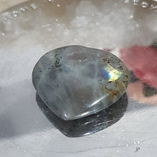 Load image into Gallery viewer, Heart labradorite purple flash crystal carving gemstone 28mm 4