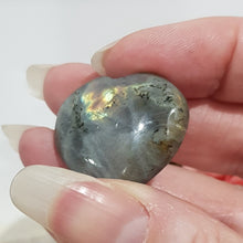 Load image into Gallery viewer, Heart labradorite purple flash crystal carving gemstone 28mm 4
