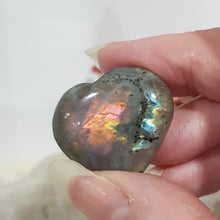 Load image into Gallery viewer, Heart labradorite purple flash crystal carving gemstone 28mm 4