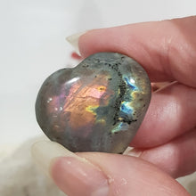 Load image into Gallery viewer, Heart labradorite purple flash crystal carving gemstone 28mm 4