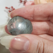 Load image into Gallery viewer, Heart labradorite purple flash crystal carving gemstone 25mm 7