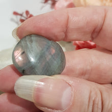 Load image into Gallery viewer, Heart labradorite purple flash crystal carving gemstone 25mm 7