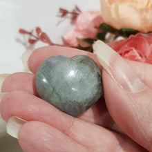 Load image into Gallery viewer, Heart labradorite purple flash crystal carving gemstone 25mm 7
