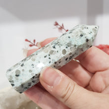 Load image into Gallery viewer, Kiwi Jasper crystal point tower gemstone 90mm 5