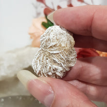 Load image into Gallery viewer, Desert Rose Selenite crystal stone Gemstone Specimen 30mm 6