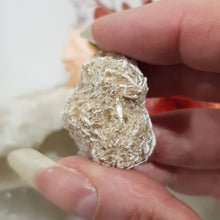 Load image into Gallery viewer, Desert Rose Selenite crystal stone Gemstone Specimen 30mm 6