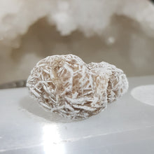 Load image into Gallery viewer, Desert Rose Selenite crystal stone Gemstone Specimen 26mm 9