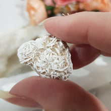 Load image into Gallery viewer, Desert Rose Selenite crystal stone Gemstone Specimen 26mm 9