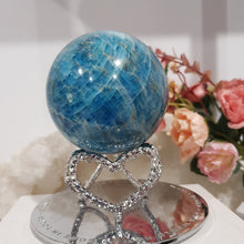 Load image into Gallery viewer, Sphere Stand SILVER alloy heart 45mm