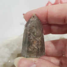 Load image into Gallery viewer, Garden Quartz Crystal Point Stone 41mm 11
