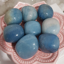 Load image into Gallery viewer, Trolliete crystal tumbles 20mm-30mm