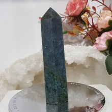 Load image into Gallery viewer, Kyanite Crystal Point Tower Stone 86mm 2 slight lean