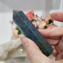 Load image into Gallery viewer, Kyanite Crystal Point Tower Stone 86mm 2 slight lean