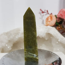 Load image into Gallery viewer, Serpentine Crystal Point Tower Stone 75mm 1