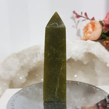 Load image into Gallery viewer, Serpentine Crystal Point Tower Stone 75mm 1