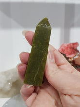 Load image into Gallery viewer, Serpentine Crystal Point Tower Stone 75mm 1