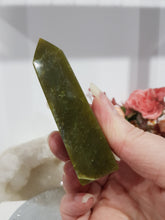 Load image into Gallery viewer, Serpentine Crystal Point Tower Stone 75mm 1