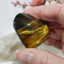 Load image into Gallery viewer, Heart Tigers Eye Crystal Carving Heart Stone on Stand 45mm 1