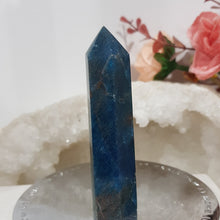 Load image into Gallery viewer, Apatite Crystal Point Tower Stone 78mm 2