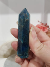 Load image into Gallery viewer, Apatite Crystal Point Tower Stone 78mm 2