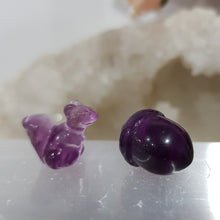 Load image into Gallery viewer, Mini Collectables crystal carving SQUIRREL & NUT fluorite gemstone 16mm 670