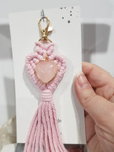 Load image into Gallery viewer, Keyring Rose Quartz Heart Crystal Carving Macrame Key Ring 160mm 1