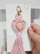 Load image into Gallery viewer, Keyring Rose Quartz Heart Crystal Carving Macrame Key Ring 160mm 1