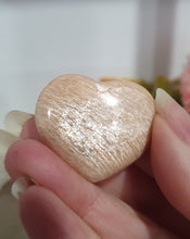 Load image into Gallery viewer, Peach Moonstone Crystal Carving Stone.
Calms and Balances
Gorgeous cute Peach Moonstone Heart Crystal Carving Stone.