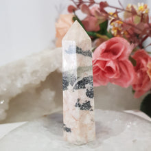 Load image into Gallery viewer, zebra agate crystal point tower