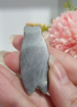 Load image into Gallery viewer, Cicada Labradorite Crystal Carving
Inspires Transformation and Inner Strength
Lovely Labradorite Cicada Crystal Carving stone.