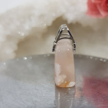 Load image into Gallery viewer, Handbag Flower Agate Crystal Carving Stone 20mm 8 hand bag