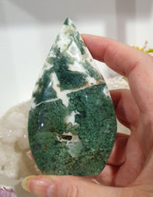 Load image into Gallery viewer, Moss Agate Flame Tower Crystal Carving Stone
INSPIRES GROUNDING AND CONNECTION TO EARTH
Lovely Moss Agate Flame Crystal Carving Stone.