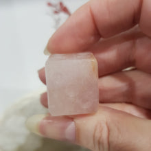 Load image into Gallery viewer, Die Dice Crystal Carving Rose Quartz Stone 20mm 4 INCLUSIONS UNEVEN