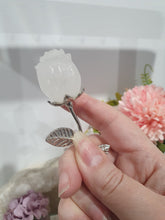 Load image into Gallery viewer, Rose Flower Quartz Crystal Carving stone with silver stem.
Promotes Power, Purity and Spiritual Awareness
Beautiful Quartz Flower / Rose Crystal Carving stone with silver stem and leaves.