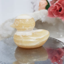 Load image into Gallery viewer, Duck Orange Calcite large carving 50mm 3