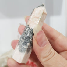 Load image into Gallery viewer, zebra agate crystal point tower