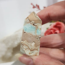 Load image into Gallery viewer, Hemimorphite Crystal Point Stone 50mm 20