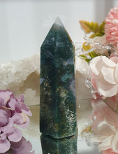 Load image into Gallery viewer, Moss Agate Crystal Tower Point Stone
INSPIRES GROUNDING AND CONNECTION TO EARTH
Lovely Moss Agate Crystal Point Tower.