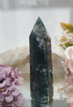 Load image into Gallery viewer, Moss Agate Crystal Tower Point Stone
INSPIRES GROUNDING AND CONNECTION TO EARTH
Lovely Moss Agate Crystal Point Tower.
