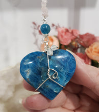 Load image into Gallery viewer, MANIFEST YOUR LOVE - POWER | LOVE | MANIFESTATION - Apatite Heart Stone Silver Crystal Energy Enhancer© | Hanger | Ornament | Sun catcher 190mm