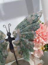 Load image into Gallery viewer, Moss Agate Butterfly Wings Crystal Carving Stone on Stand.
INSPRIES GROUNDING AND CONNECTION TO EARTH
Beautiful Moss Agate Stone Butterfly Wings Crystal Carving Stone on stand. Such lovely patterns.
