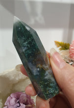 Load image into Gallery viewer, Moss Agate Crystal Tower Point Stone
INSPIRES GROUNDING AND CONNECTION TO EARTH
Lovely Moss Agate Crystal Point Tower.
