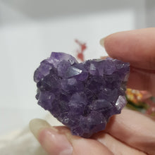 Load image into Gallery viewer, Heart amethyt cluster