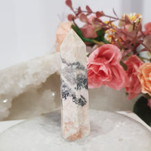 Load image into Gallery viewer, zebra agate crystal point tower