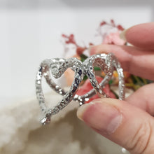 Load image into Gallery viewer, Sphere Stand SILVER alloy heart 45mm