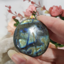 Load image into Gallery viewer, Labradorite crystal Palm Stone gemstone 45mm 12 SCRATCHES