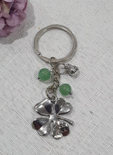 Load image into Gallery viewer, LUCKY FOUR LEAF CLOVER BLESSINGS" Metal Clover with Aventurine Beads Crystal Keyring
Choose from Gold of Silver medal colour.
INSPIRES ABUNDANCE AND GOOD FORTUNE