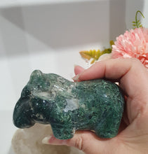 Load image into Gallery viewer, Hippopotamus Hippo Moss Agate Crystal Carving Stone
INSPIRES GROUNDING AND CONNECTION TO EARTH
Beautiful Moss Agate Hippo Crystal Carving Stone. Amazing Piece!.