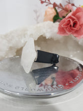 Load image into Gallery viewer, STAR Car Clip QUARTZ Crystal Carving Stone 30mm