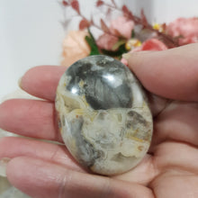 Load image into Gallery viewer, Crazy Lace Agate Palm Stone Crystal Carving 45mm 1